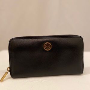 tory burch leather clutch wallet